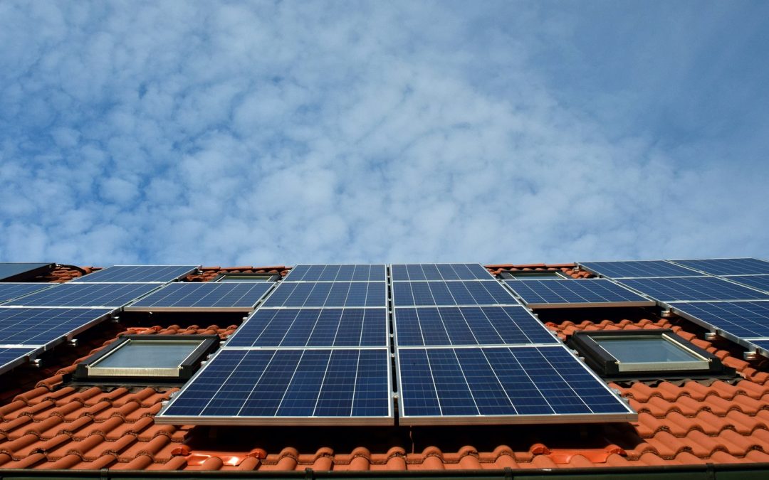 Snazší instalace fotovoltaiky pro bytová družstva a SVJ